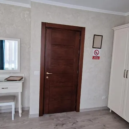 Elegante بيت ضيافة إيفوري نورد